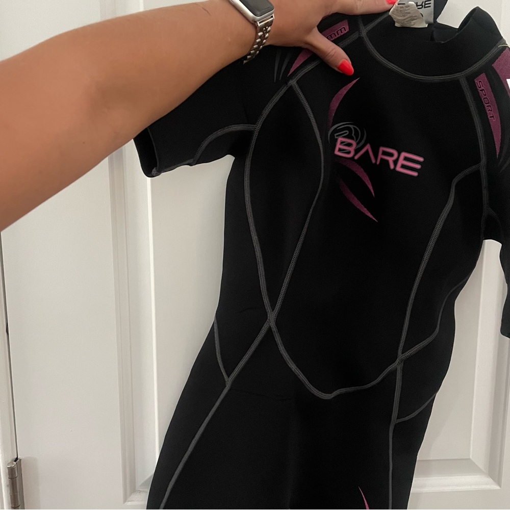 BARE women’s sport shorty